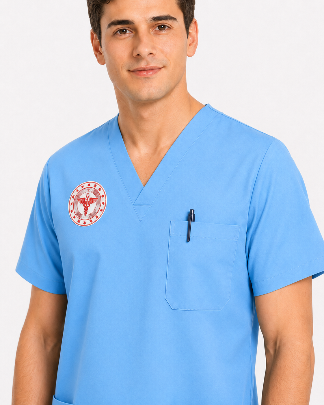 ÜÇAS Soft Lycra erkek açık mavi doktor/hekim forması, 2026 yönetmelik uyumlu Alaskan Blue